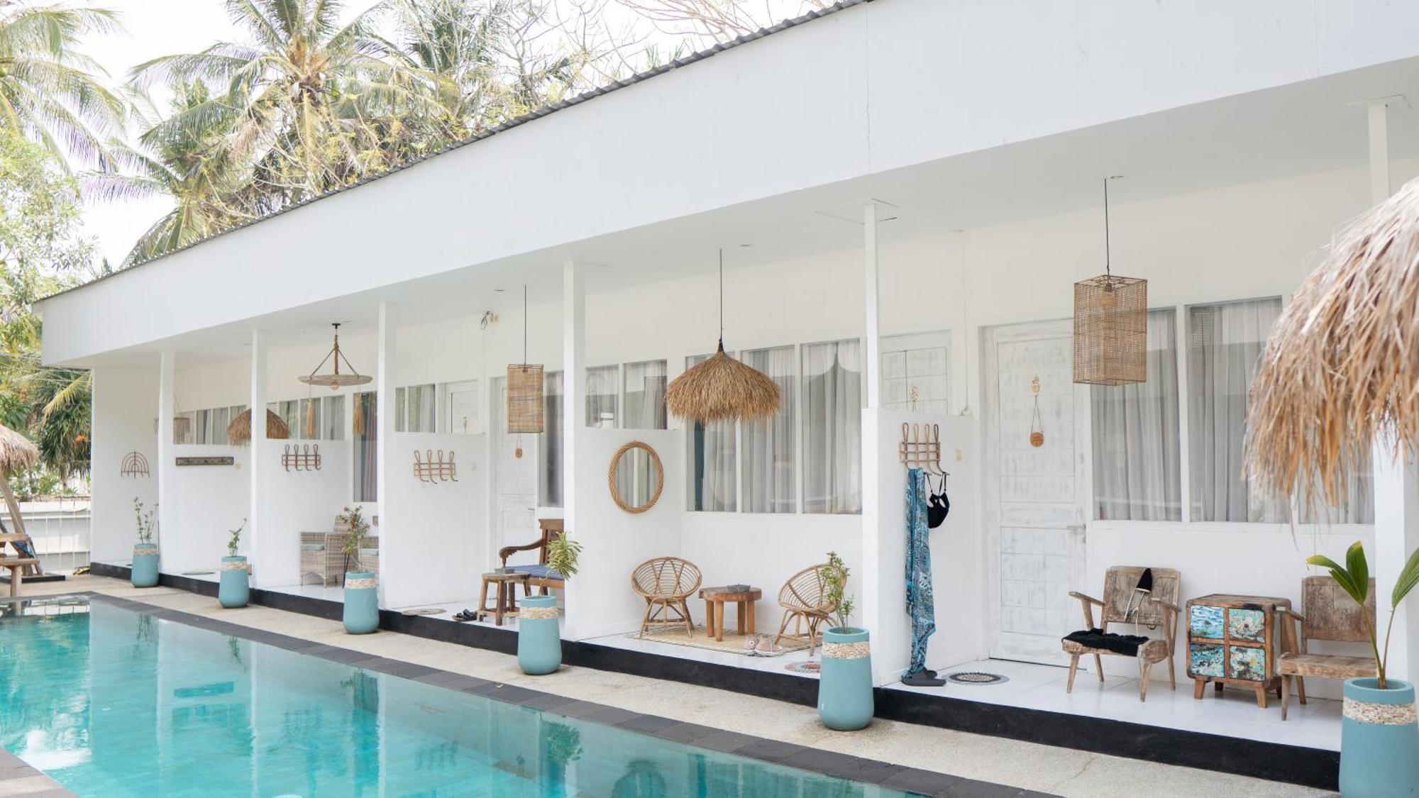 Hotel The White Bay 3*